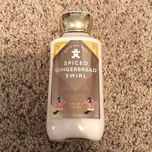 NWT 10 oz spiced gingerbread swirl lotion